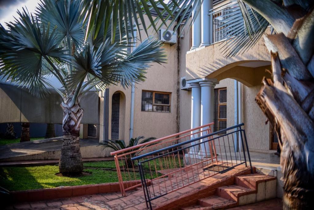 לואיס טריכארדט Tshedza Guest Lodge מראה חיצוני תמונה