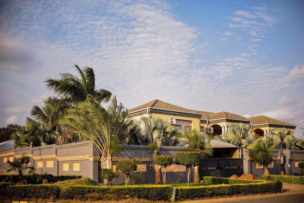 לואיס טריכארדט Tshedza Guest Lodge מראה חיצוני תמונה