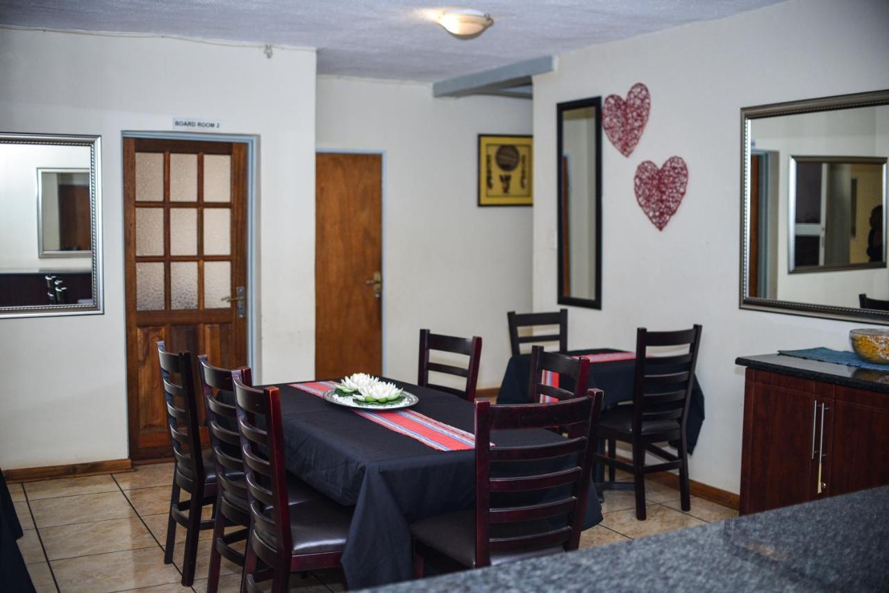 לואיס טריכארדט Tshedza Guest Lodge מראה חיצוני תמונה