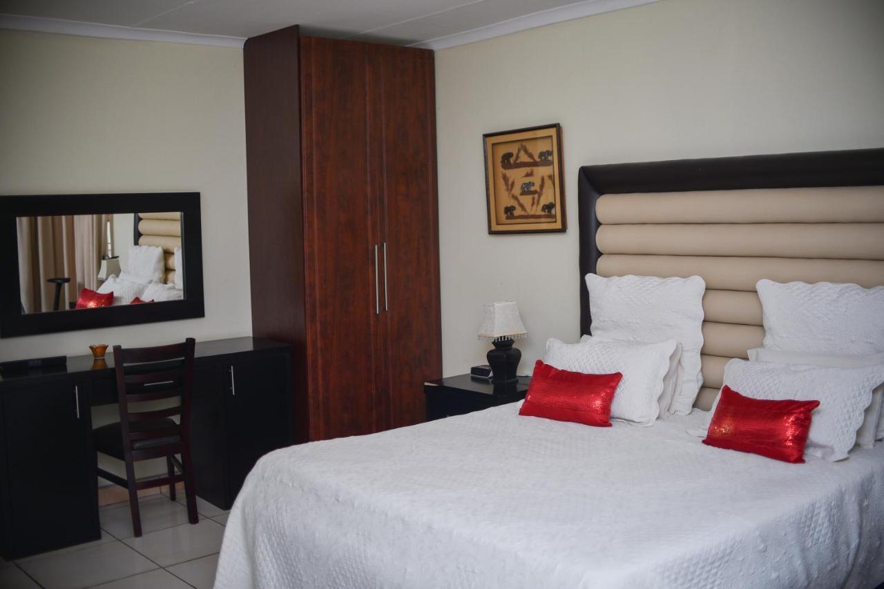 לואיס טריכארדט Tshedza Guest Lodge מראה חיצוני תמונה